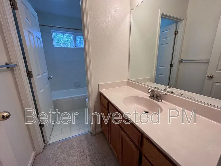 1429 Woodside Cir — Photo 19