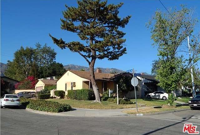 1st image of 815 W Sacramento St
