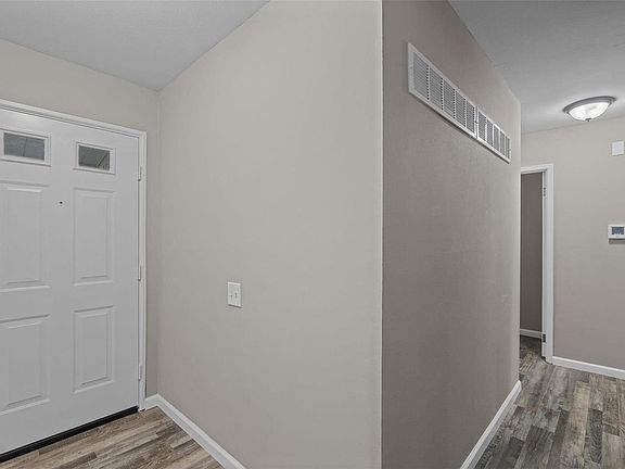 5th image of 2544 Shorewood Dr