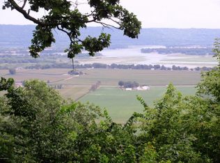 342 Skyline Dr, Wabasha, MN 55981