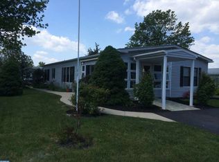689 Honeysuckle Dr, North Wales, PA 19454