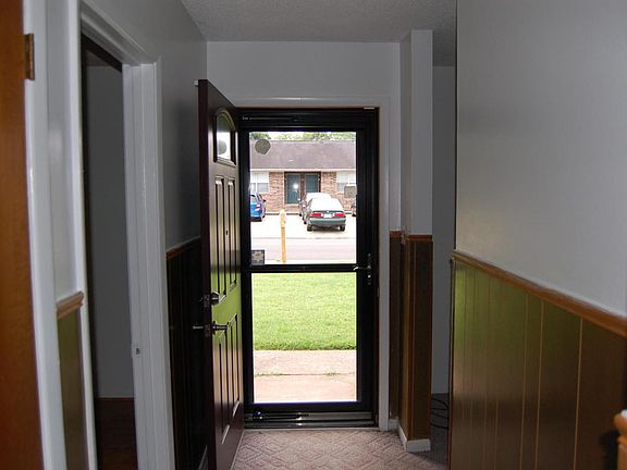 5th image of 607 E L St