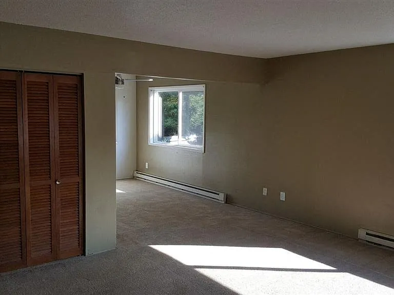 Ashley Court Apartments — Photo 11
