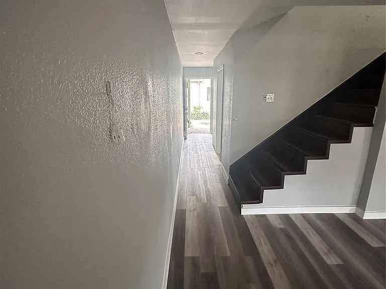 2327 Briarwest Blvd — Photo 5