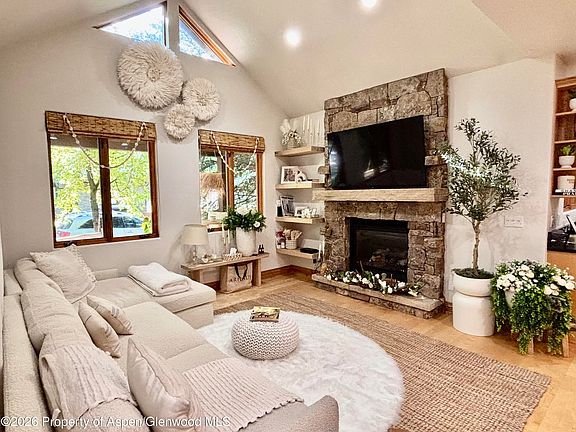 3rd image of 315 Summerset Way #B
