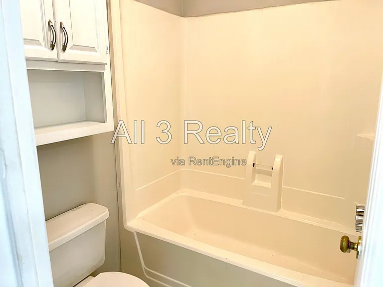 215 Sheraton Ct — Photo 11