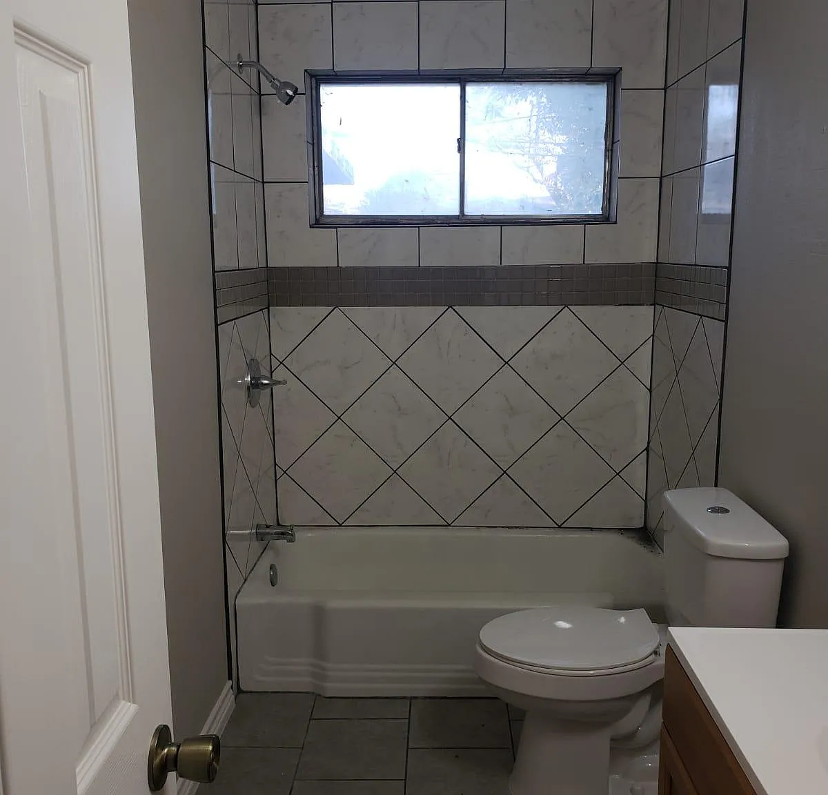 3 bed, 1047 sqft, $1,600 — Photo 2
