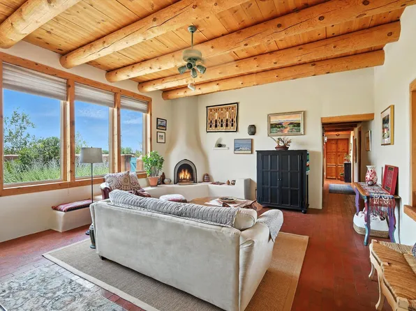 62 Camerada Loop, Santa Fe, NM 87508