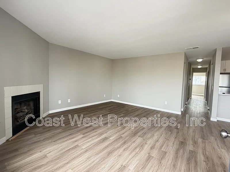 2 bed, 2.0 bath, 1100 sqft, $2,950 — Photo 3