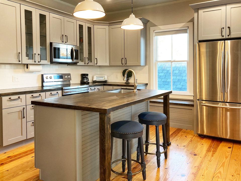 Fully furnished kitchen