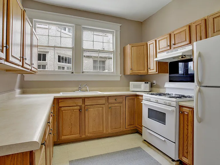 2833 Napoleon Ave #BE — Photo 3