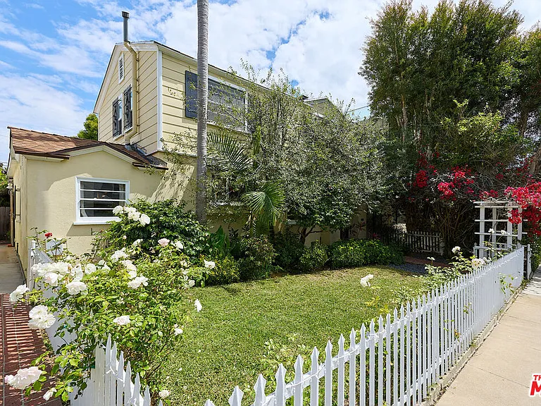 820 Crestmoore Pl — Photo 2