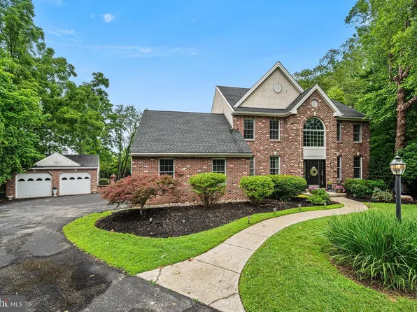 250 Kerrwood Dr, Wayne, PA 19087