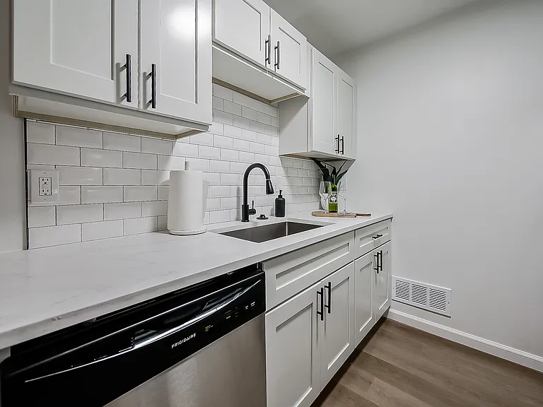 All New Luxury Living In Plymouth — Photo 23