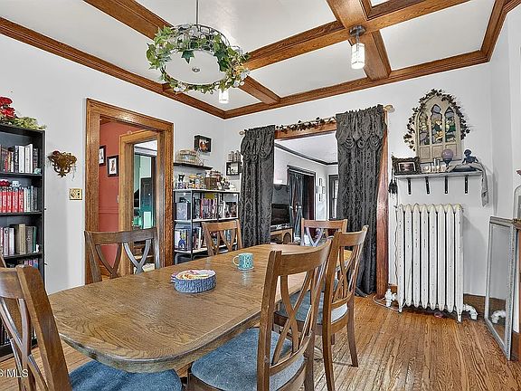 4th image of 2341 Parkwood Ave #2341