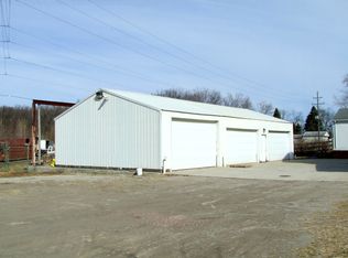 1920 Lakeside Rd, Erie, MI 48133