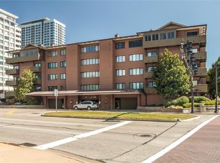 250 S Brentwood Blvd APT 1A, Saint Louis, MO