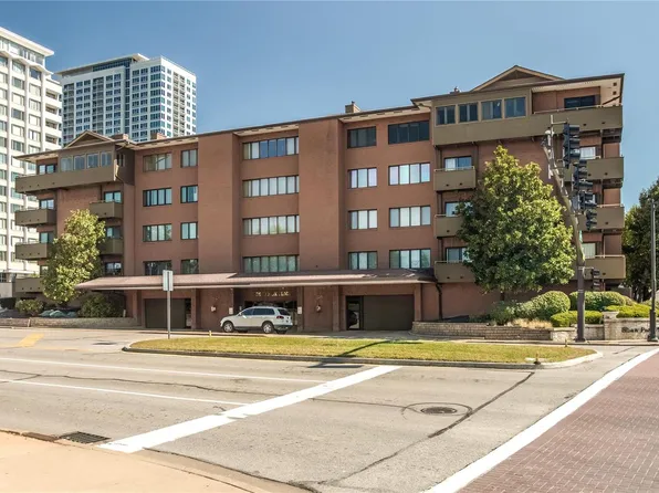 250 S Brentwood Blvd APT 1A, Saint Louis, MO 63105