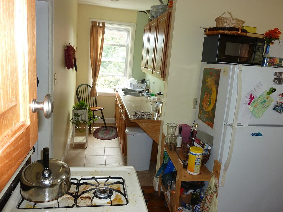 2nd image of 580 Wickenden St APT 1F