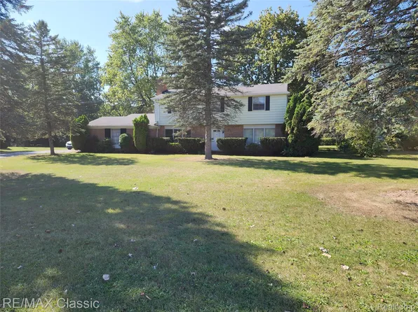 6965 N Adams Rd, Bloomfield Hills, MI 48304