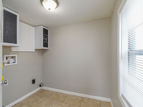 4th image of 7405 W Lambuth Ln