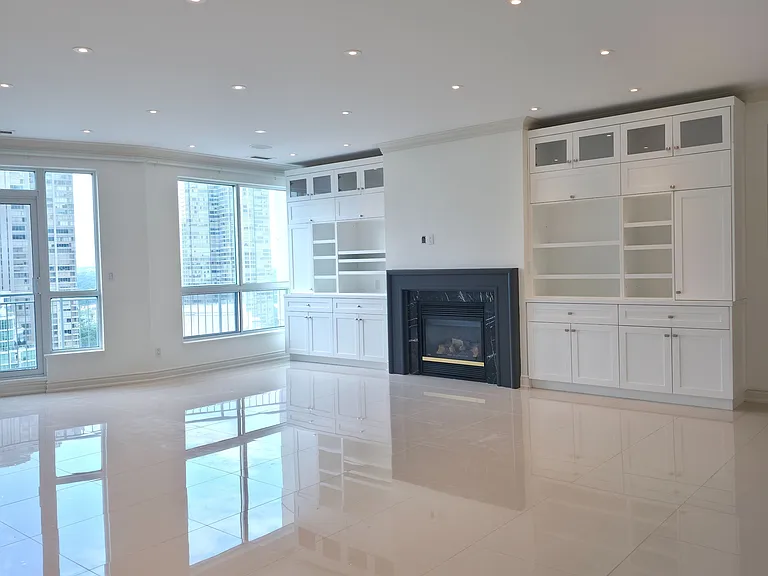 2111 Lake Shore Blvd W #Penthouse 18 — Photo 4
