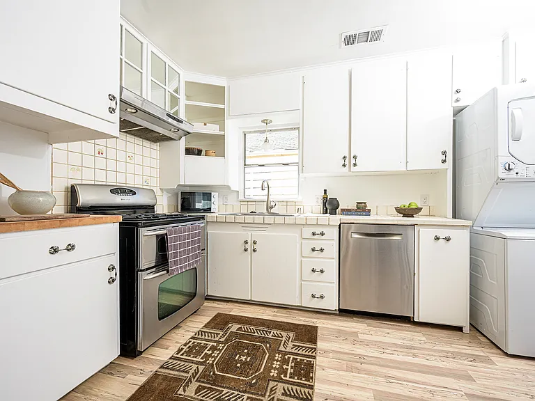 2213 Arizona Ave — Photo 31