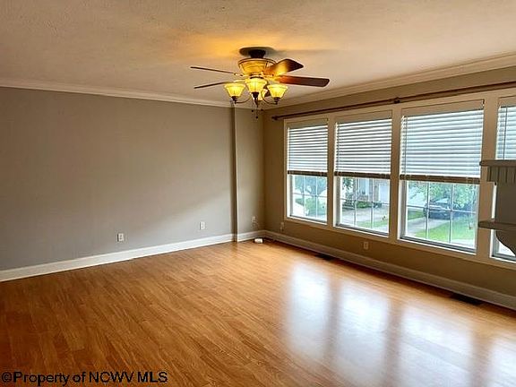 2nd image of 931 Ashton Pl