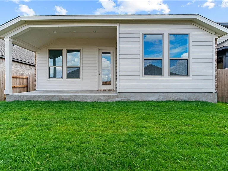 154 Blackborrow Dr — Photo 33