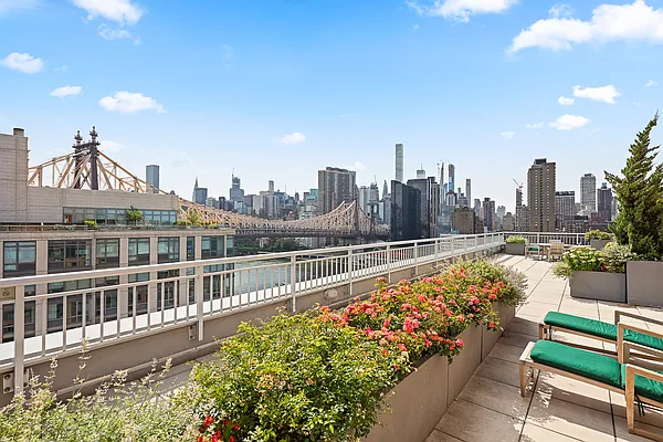 Rented by Voro, LLC | media 26