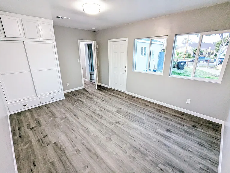 1835 W Colegrove Ave — Photo 28