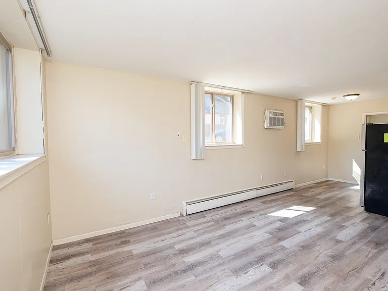 Minnehaha Apartments — Photo 21