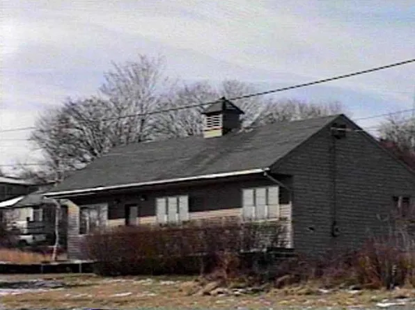 840 Narragansett Ave, Portsmouth, RI 02871