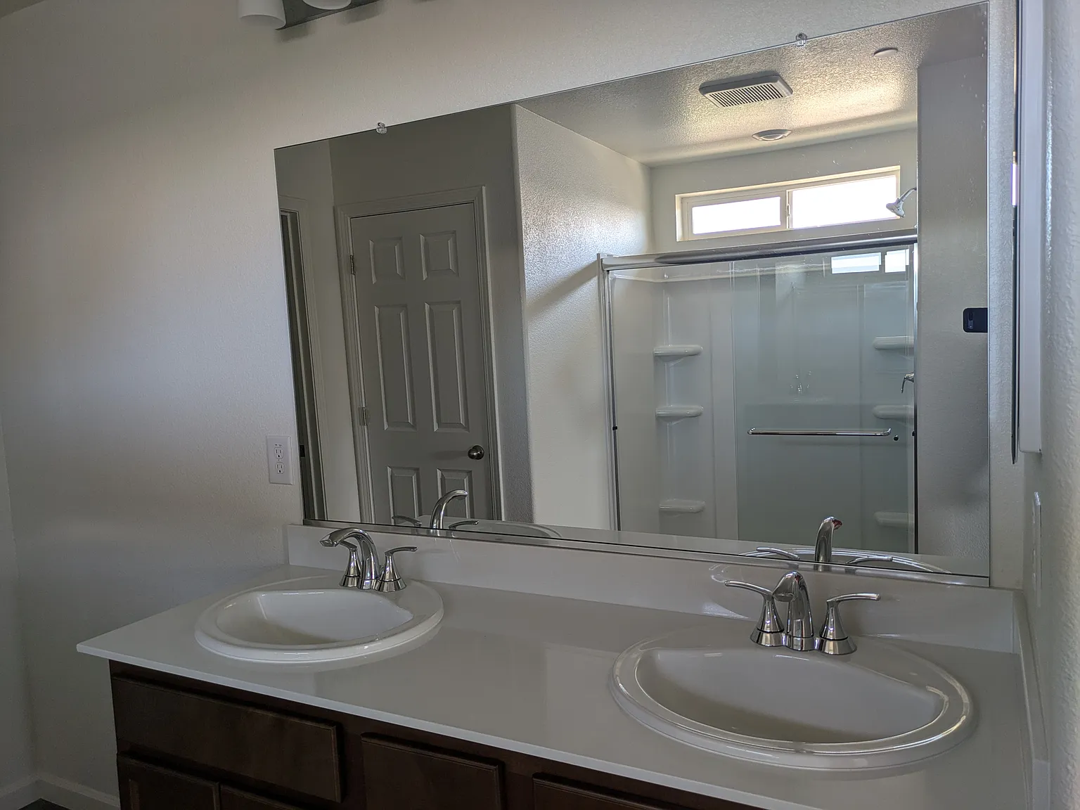4 bed, 2172 sqft, $3,000 — Photo 4