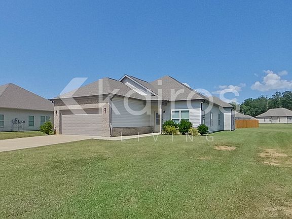 3rd image of 150 White Oak Cir