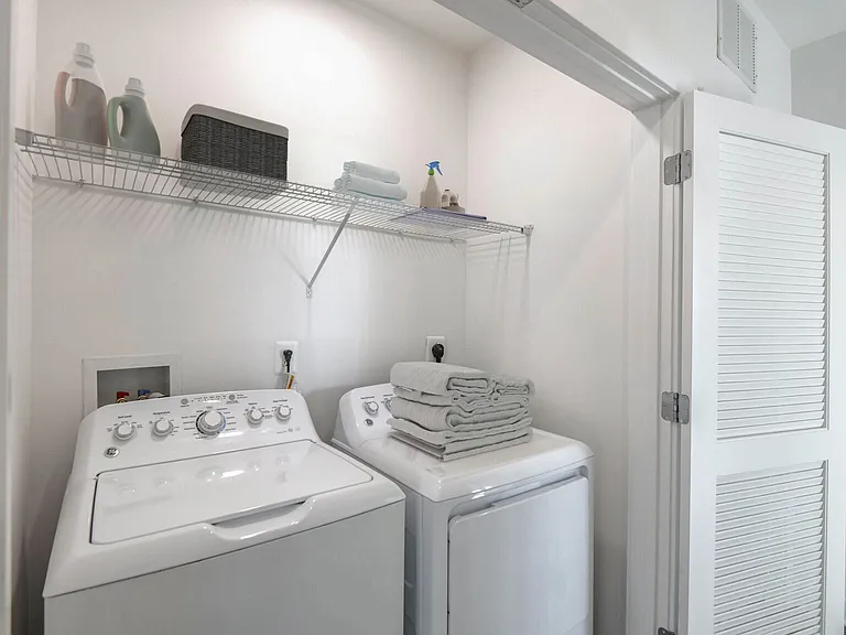 Avanti Luxury Apartments — Photo 42
