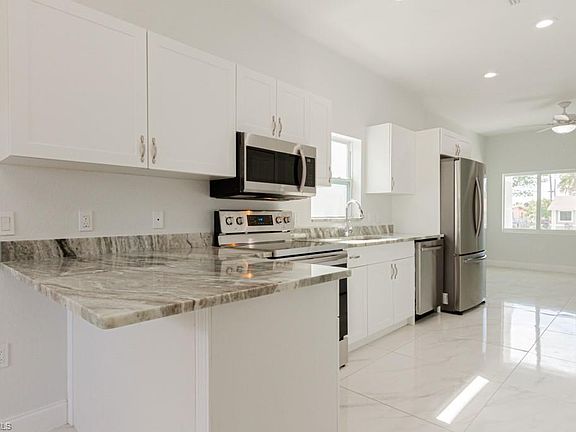 2nd image of 2115 Simon Ct