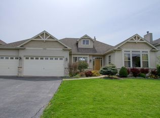 792 Ridgeview Ln, Sugar Grove, IL 60554