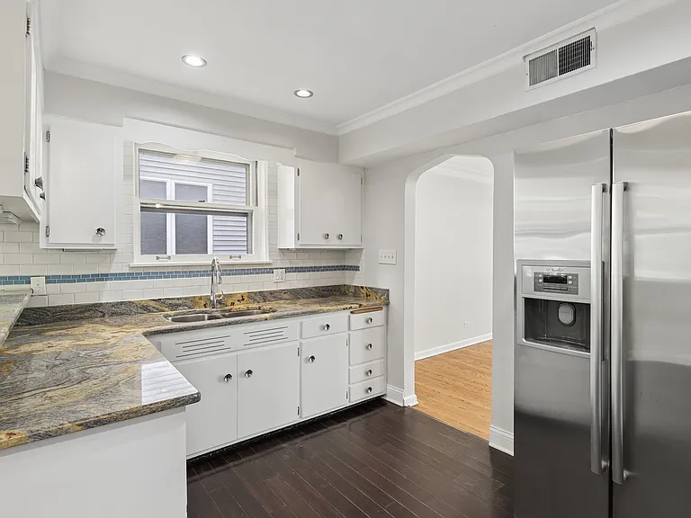 893 S Poplar Ave — Photo 7