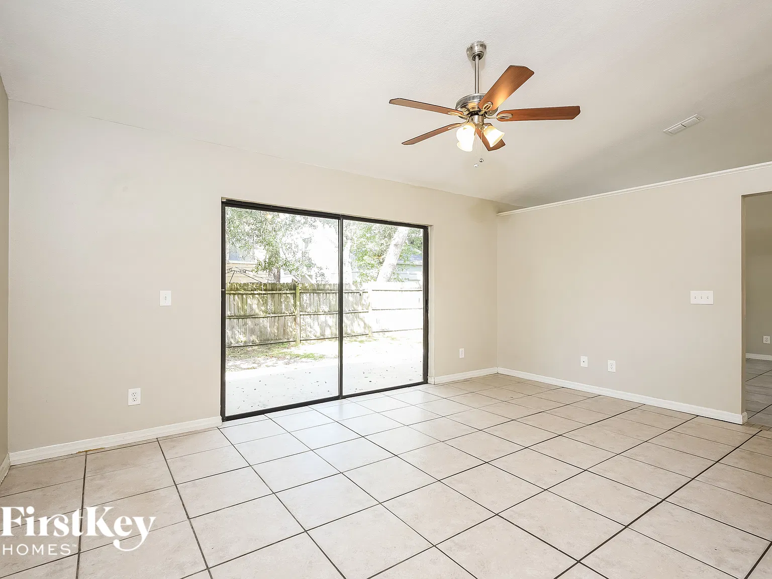 3 bed, 2.0 bath, 1535 sqft, $2,570 — Photo 2