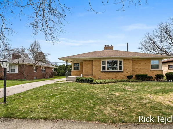 59 Woodcrest Dr NW, Grand Rapids, MI 49504