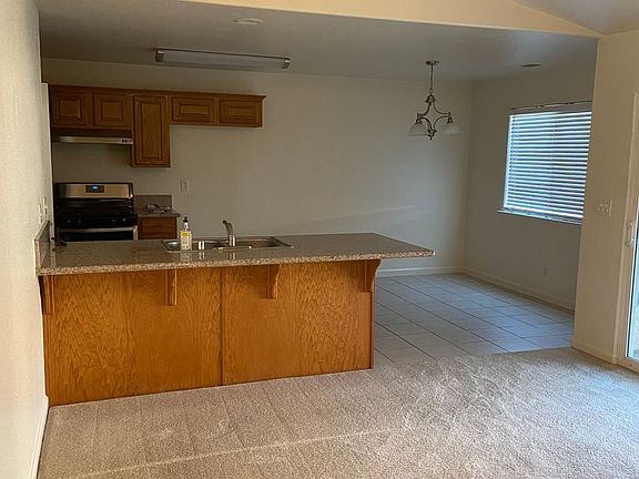 2nd image of 252 N 5th St