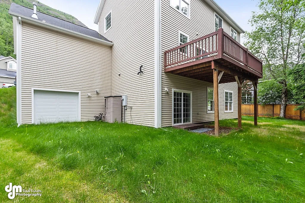 Beautiful home with 5 bedroom, 3.5 baths, 3 car garage. — Photo 4