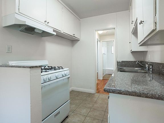4th image of 5418 Willowcrest Ave APT 2