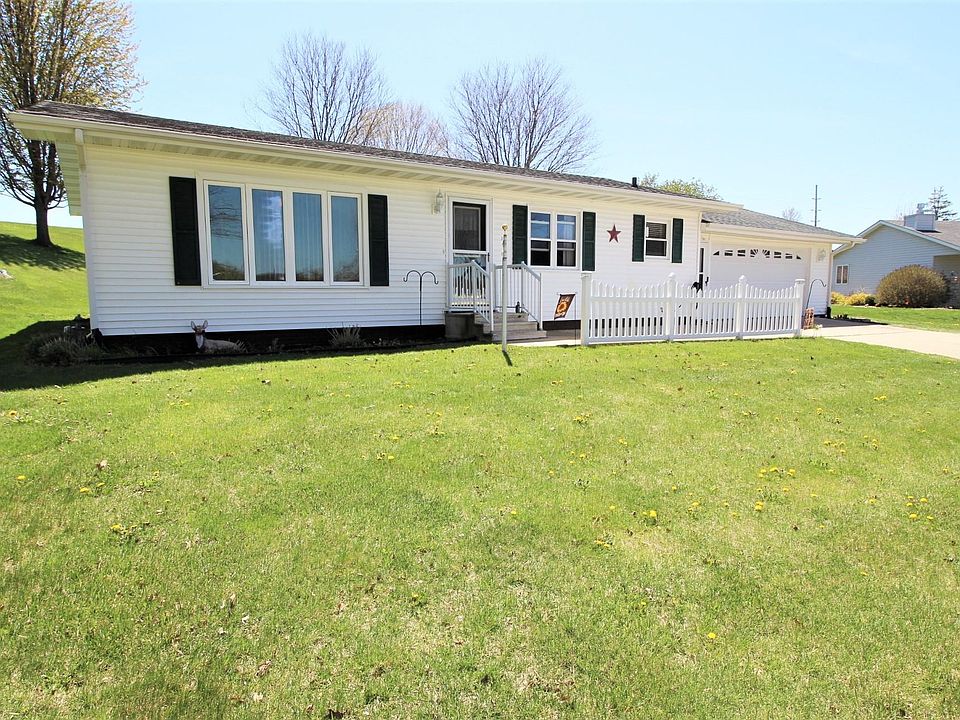 1807 Swagosa Dr, Maquoketa, IA 52060 Zillow