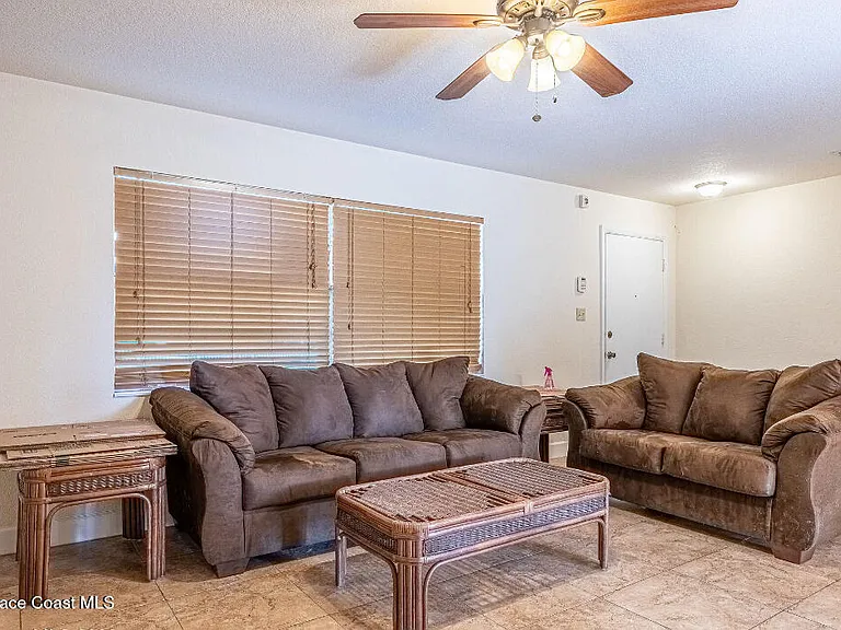 82 Haven Dr — Photo 10