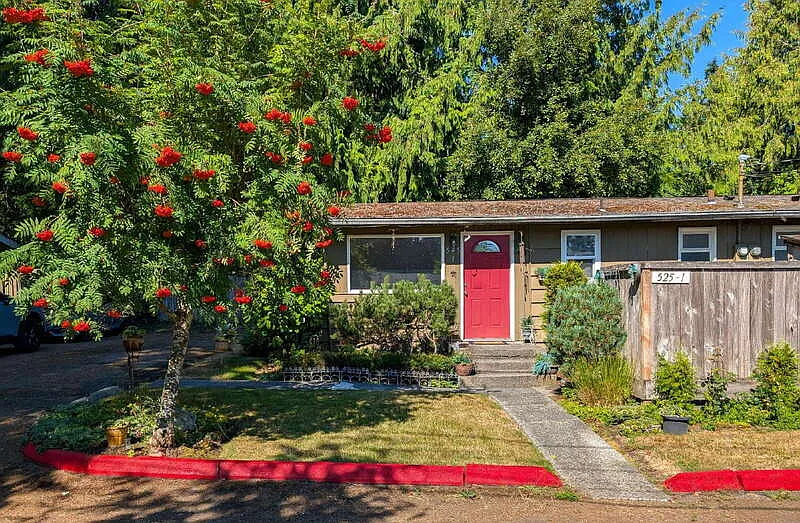 2 bed, 1.0 bath, 572 sqft, $1,550 — Photo 1