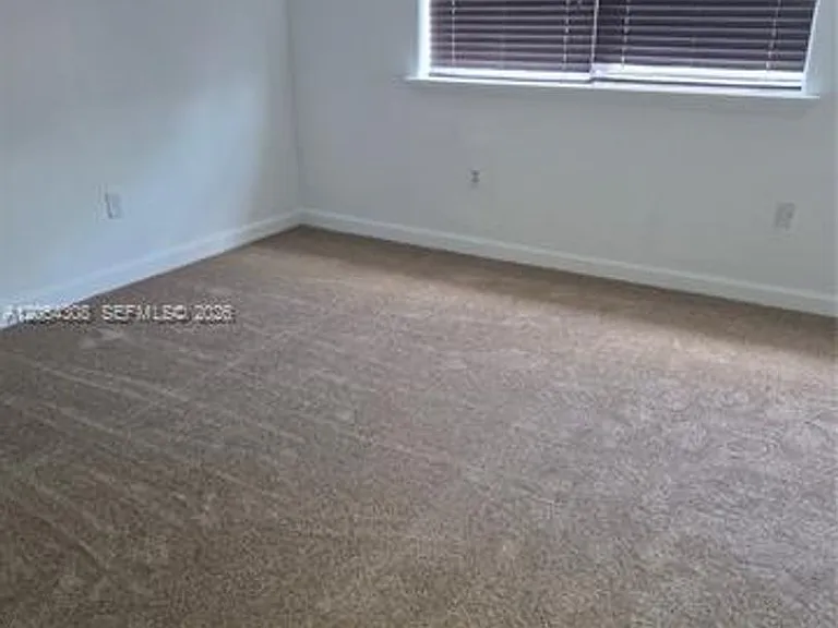 11272 NW 54th Ter #Townhouse 11272 — Photo 3