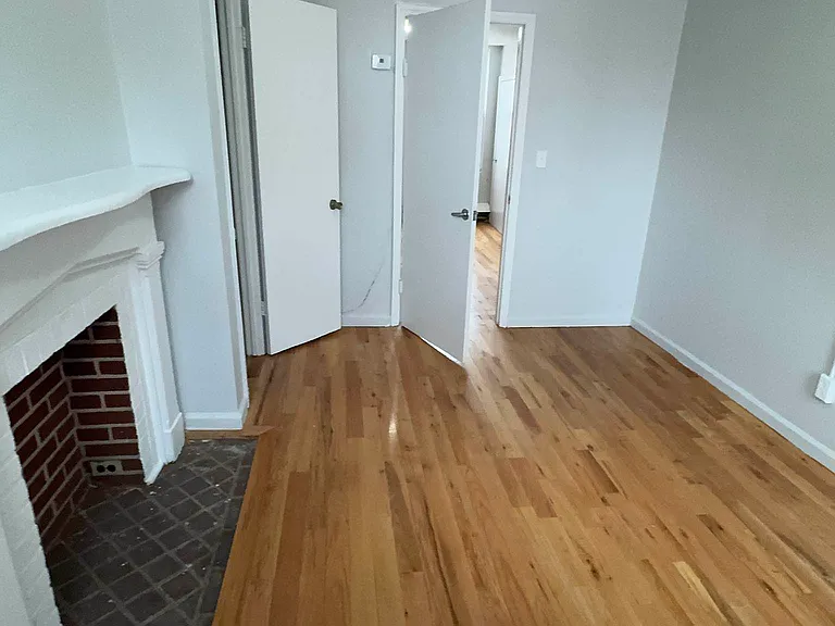 680 4th Ave #2 — Photo 7