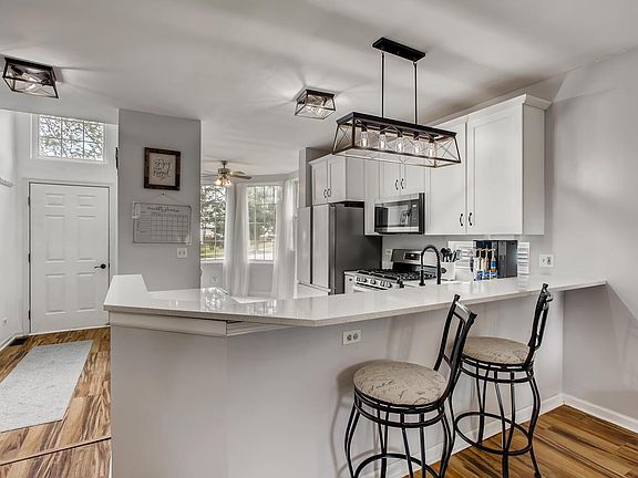 2nd image of 5746 Emerald Pointe Dr